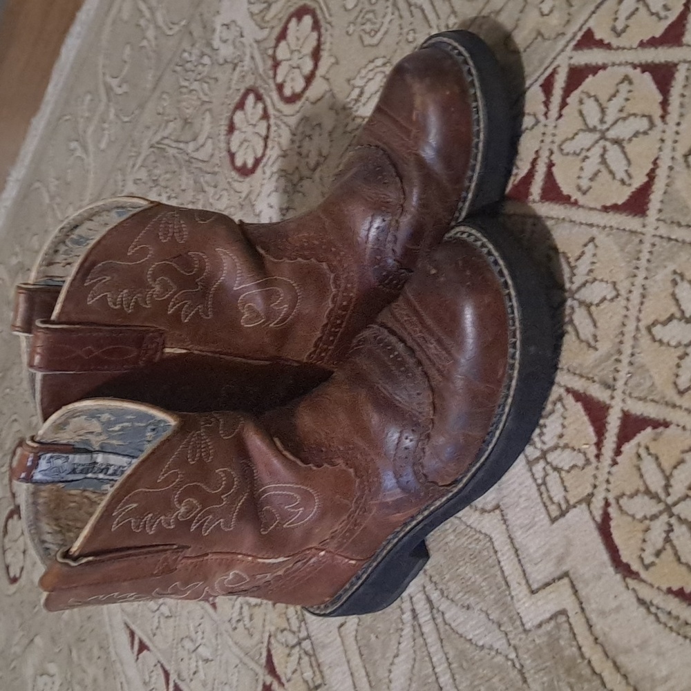 Ariat Fat baby